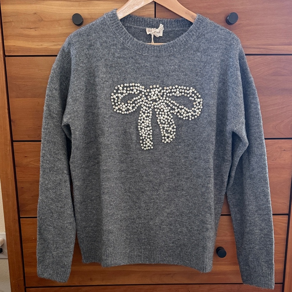 Hem & Thread Dark Heather Gray Crewneck Sweater with Pearl Bow Accent NWT